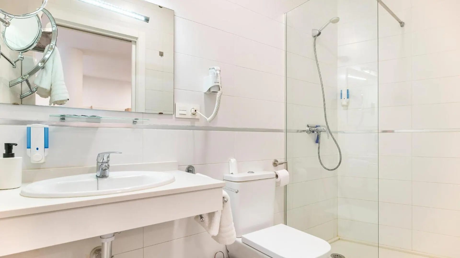 Cozy Apartment In Fuente De Piedra With Wifi