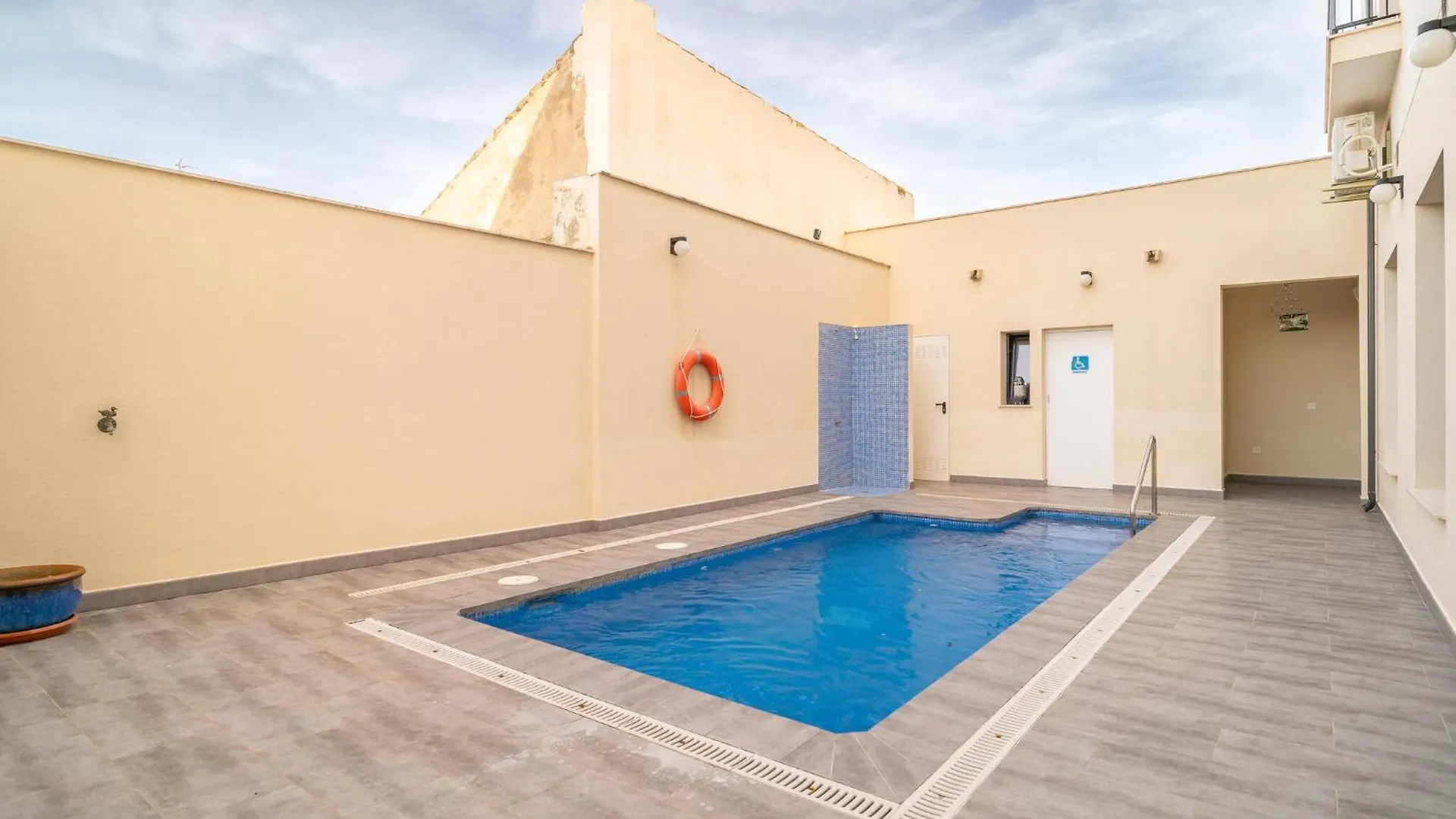 Cozy Apartment In Fuente De Piedra With Wifi