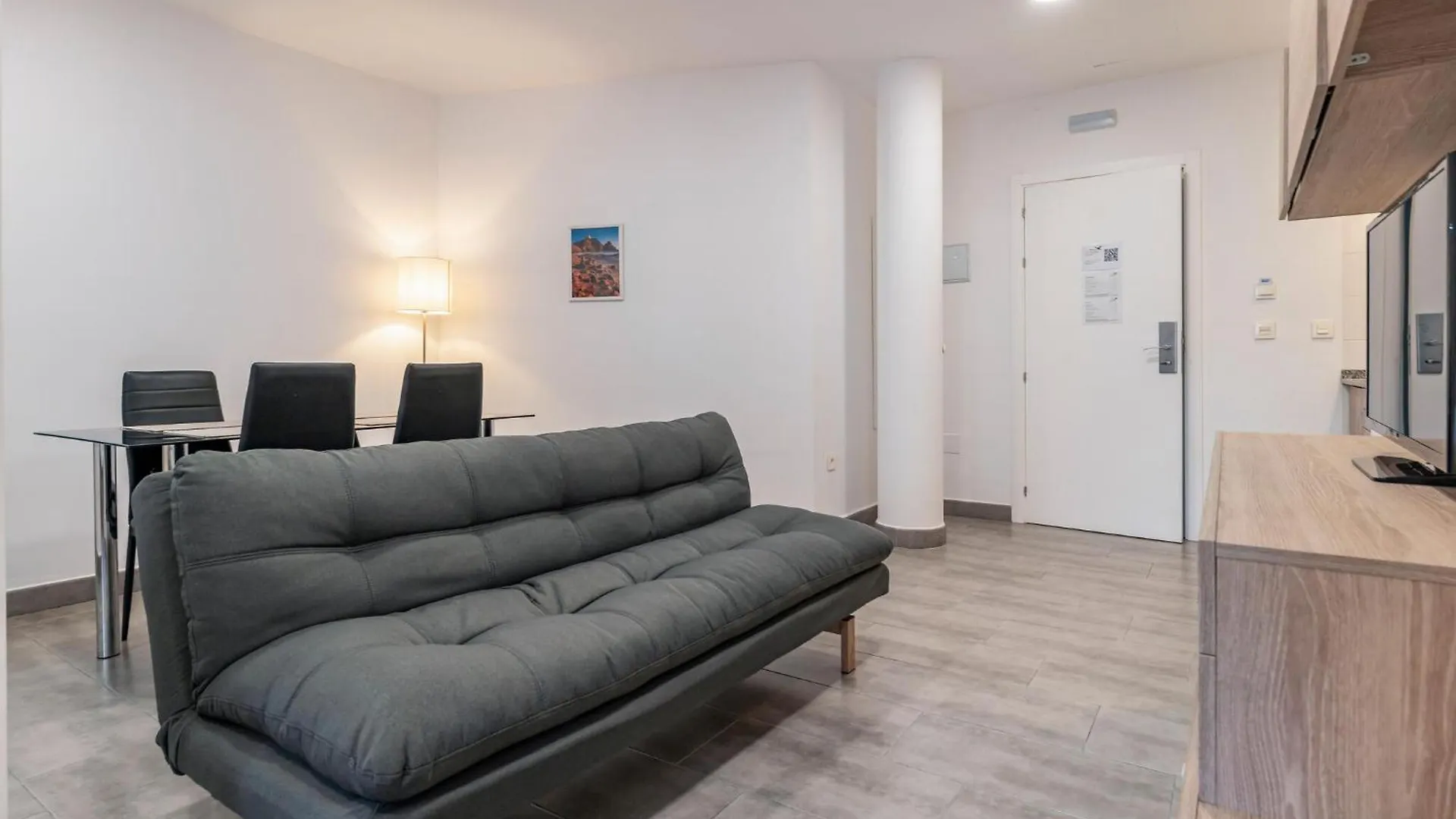 Cozy Apartment In Fuente De Piedra With Wifi